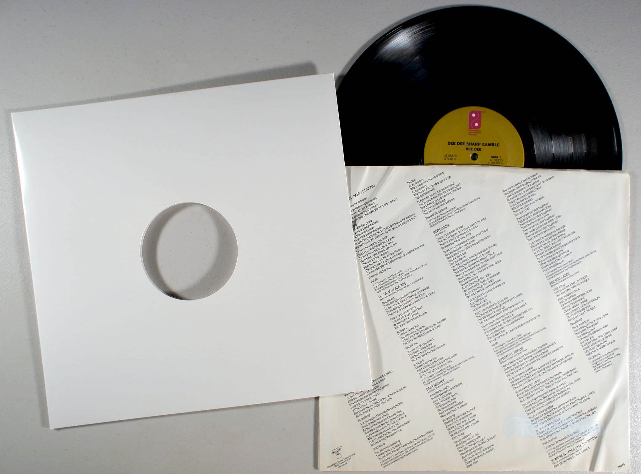 Dee Dee Sharp Gamble - Dee Dee (front cover) Vinyl