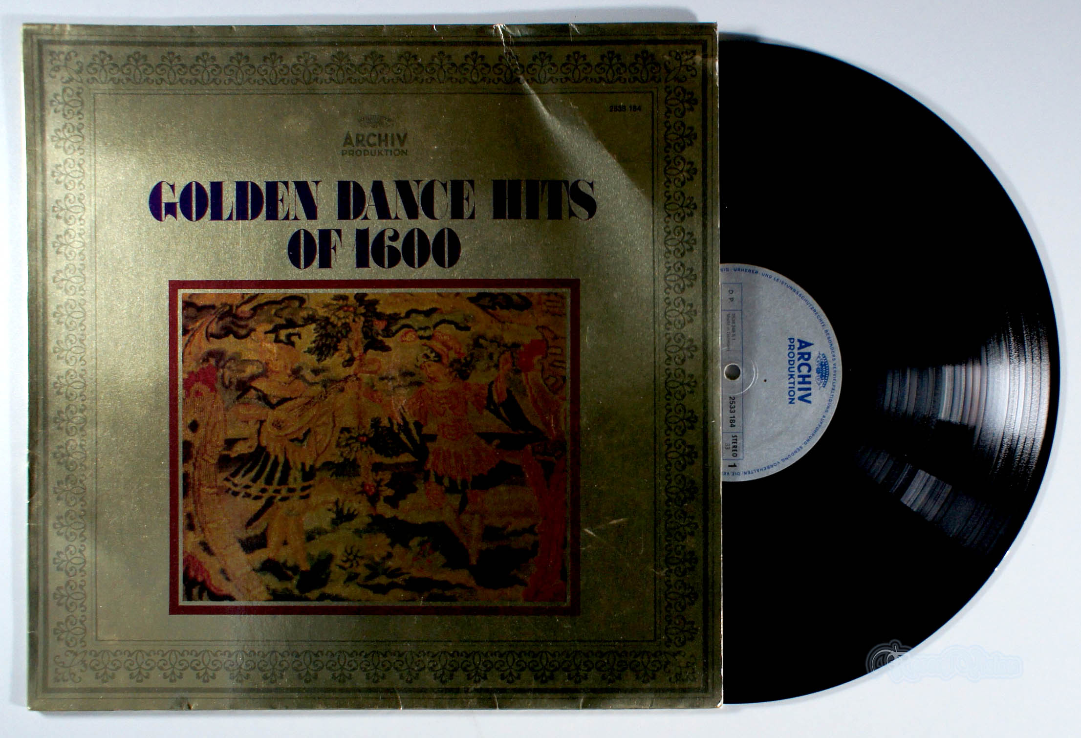 Golden Dance Hits of 1600 (front cover) Vinyl